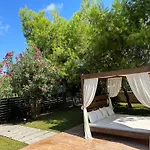 Iguana Villa