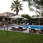 Iguana Villa